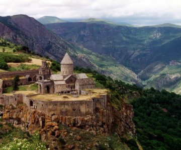 tatev_monastery_armenia-1920x1200